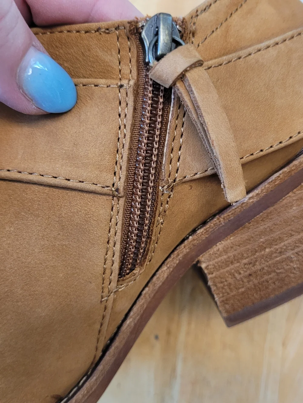 Sofft western buckle